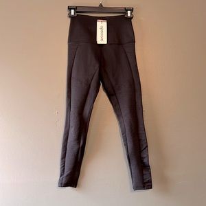 NWT Avocado Phoenix Fire Leggings XS/S